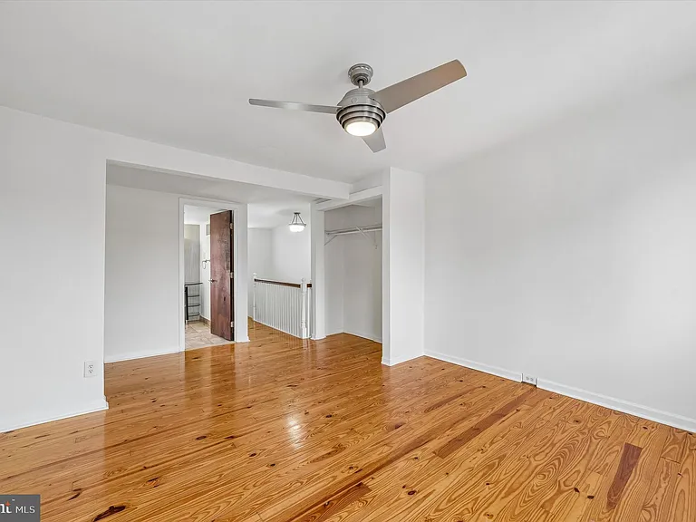 2042 E Huntingdon St — Photo 28