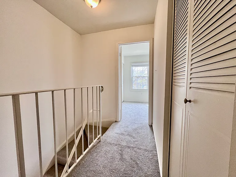9832 Oakdale Woods Ct — Photo 11