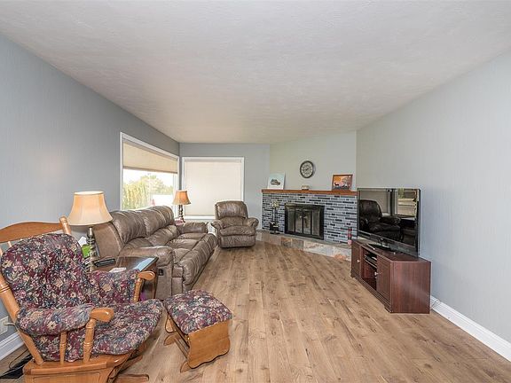 3rd image of 2615 W 8th Ave