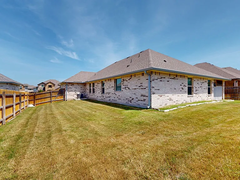 2417 Lavigne Ct — Photo 5