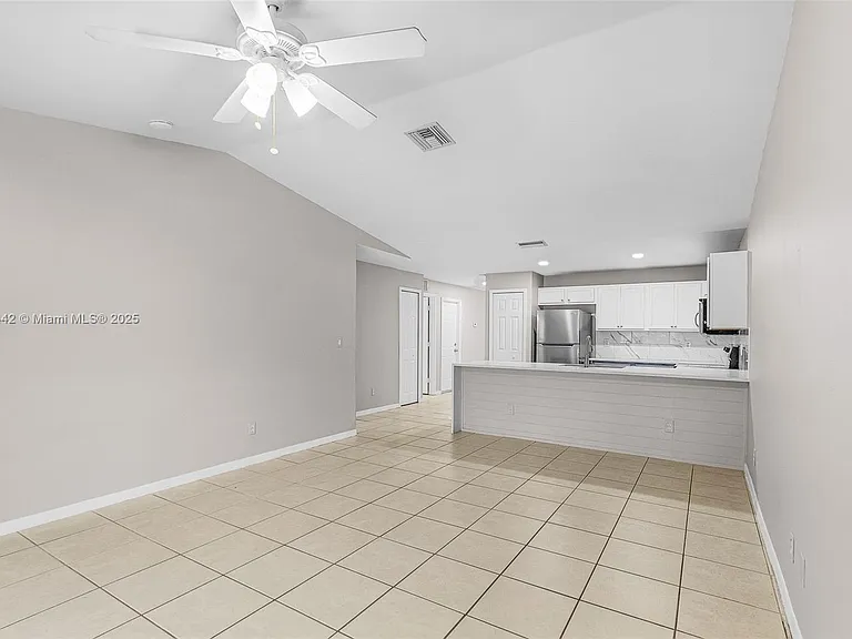 2412 Millie Ave S #2412 — Photo 10