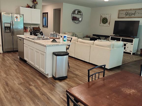 3rd image of 28434 Evangeline Ln