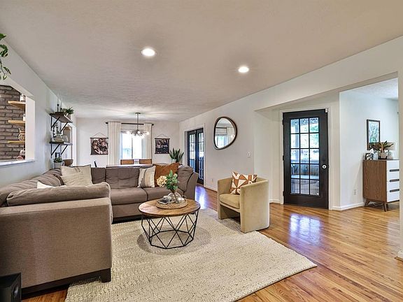 4th image of 10723 Adventure Ln