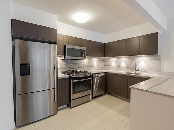 3rd image of 360 E 65th St APT 2J
