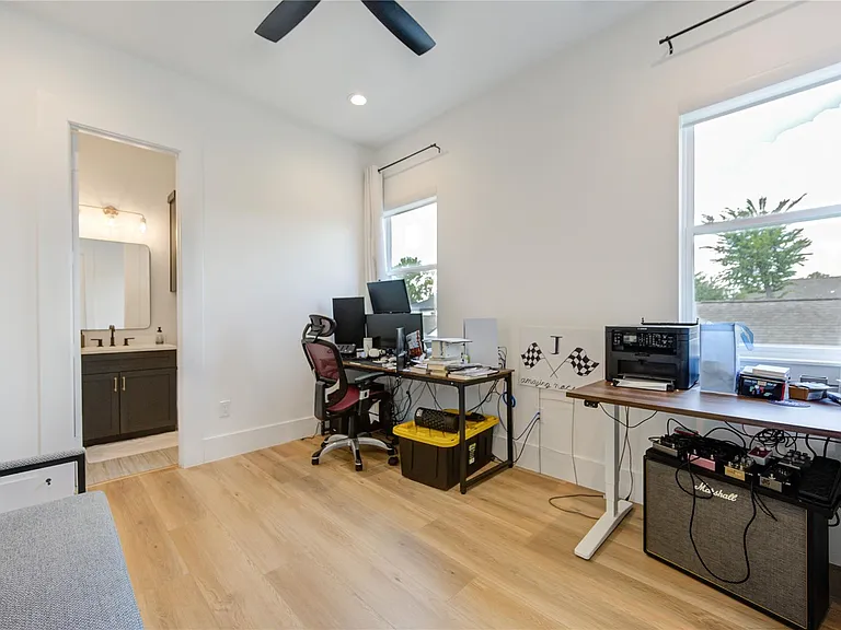18 Sidney St #A — Photo 22