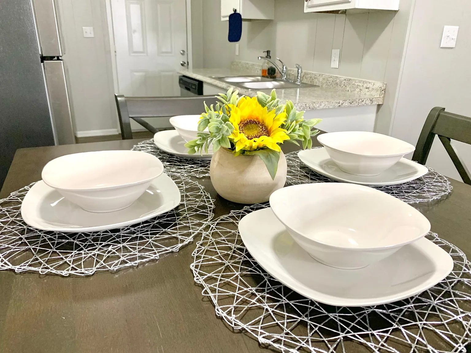 2 bed, 750 sqft, $2,900 — Photo 3