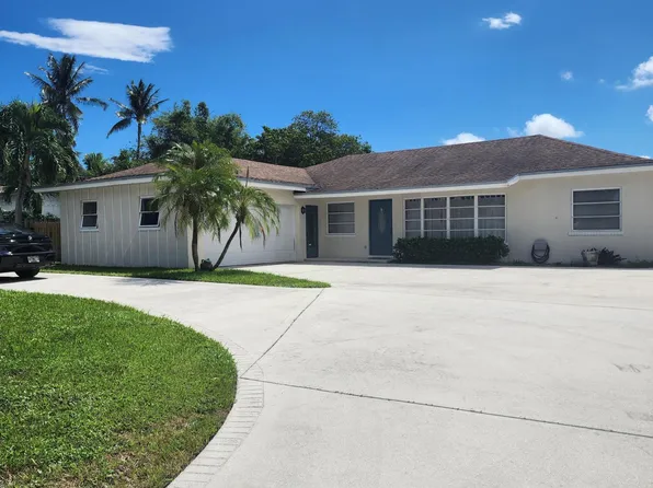 1500 Mediterranean Road E, Lake Clarke Shores, FL 33406