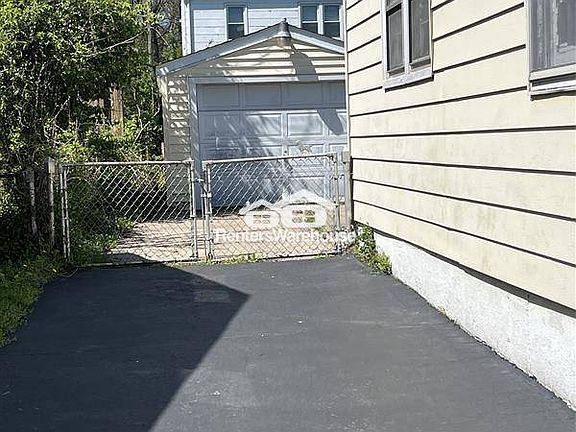 3rd image of 1811 Engelholm Ave