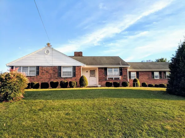 30284 Lee Hwy, Glade Spring, VA 24340