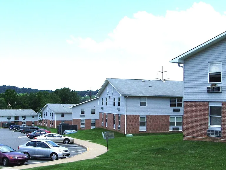 2131-2141 Oak Hollow Dr #2131 — Photo 1