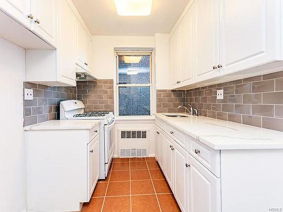 2nd image of 4295 Webster Ave #3G