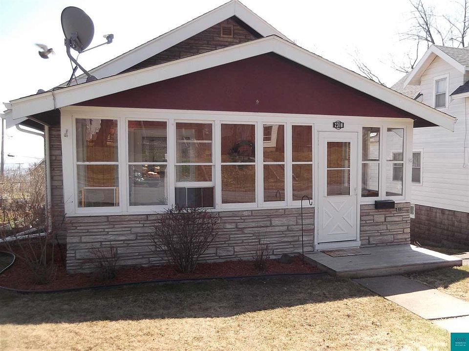 2nd image of 2318 W 11th St