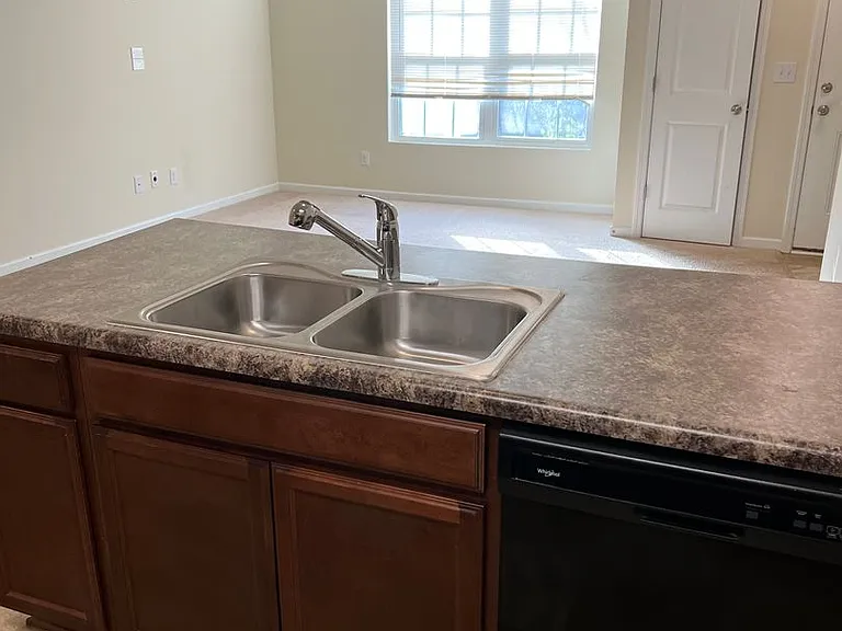 416 Oconner Blvd — Photo 6