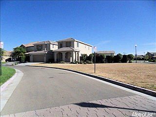 3rd image of 1091 Landing Ln
