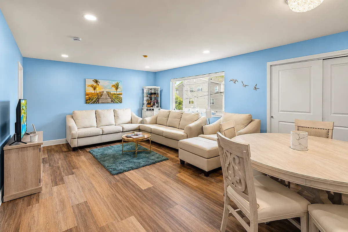 2 bed, 1.0 bath, 846 sqft, $2,300 — Photo 4