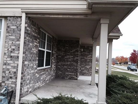 3rd image of 23240 Brentwood Dr