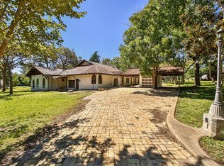 1 E Nichols St, Bellville, TX 77418