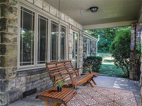 3rd image of 2625 Lindenwood Dr