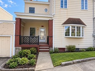11 Frederick St, Pittsburgh, PA 15209