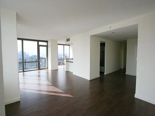 Rented by Sotheby's International Realty | media 2