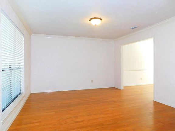 5th image of 1553 Yaggi Dr
