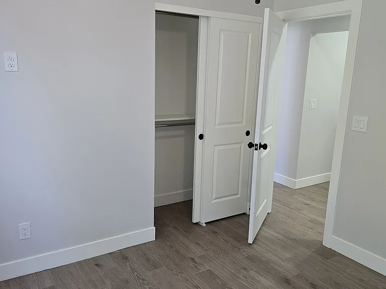 754 S 96th Pl #B — Photo 16