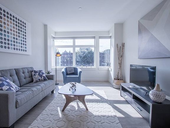 2nd image of 900 Beacon St #402