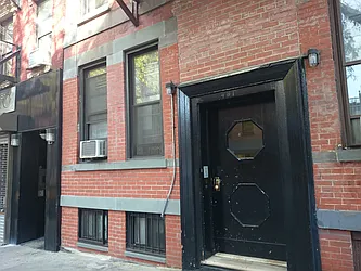 431 West 45th Street in Hell&#39;s Kitchen