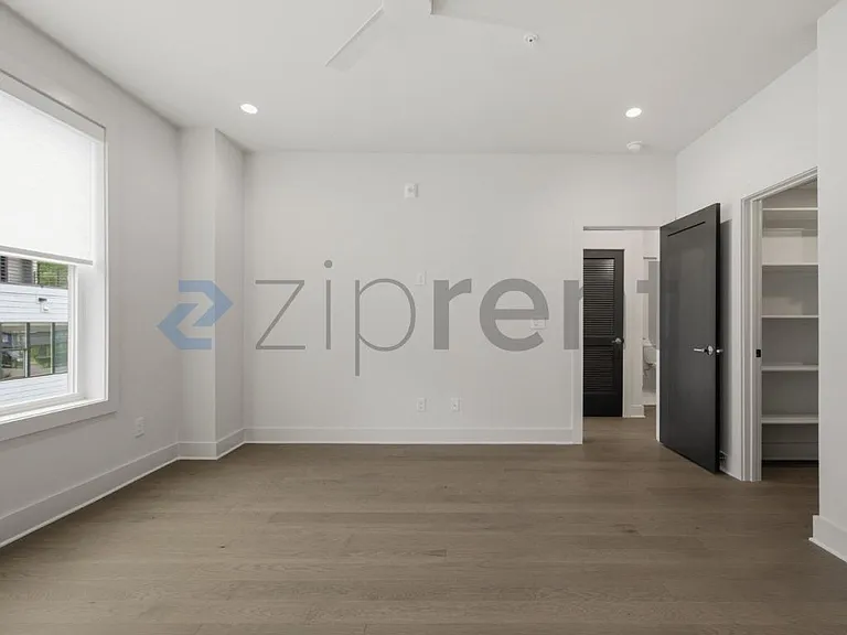 425 S Walker St — Photo 26