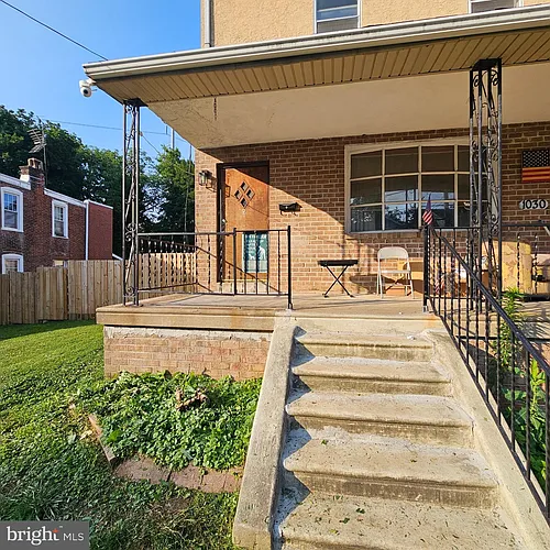 1030 Lawrence Ave Photo 1