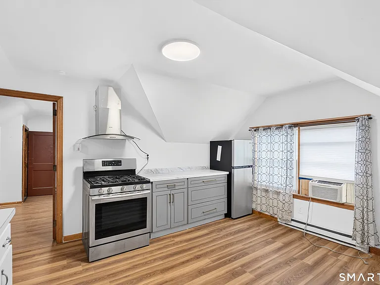 69 Johnson St #3 — Photo 10
