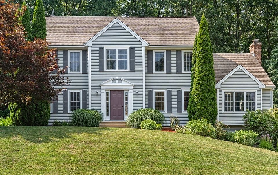 1st image of 7 Evergreen Ln
