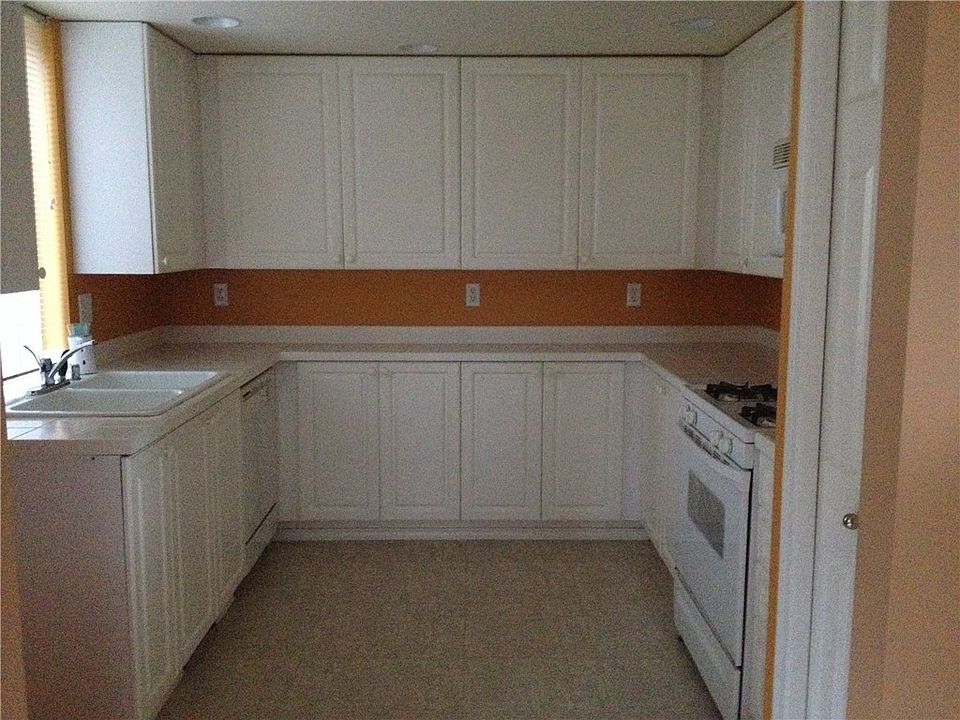 1st image of 800 96th Ave NE Unit C102