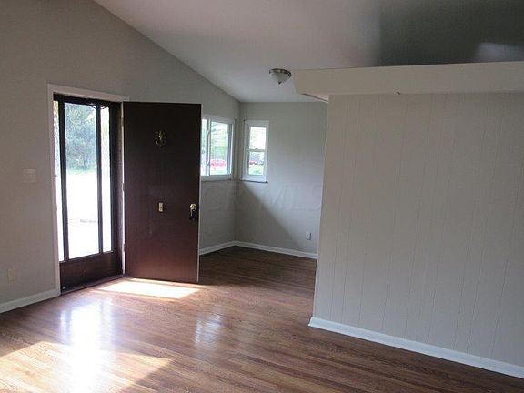 4th image of 154 Mariemont Dr N