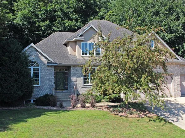 2042 Baihly Estates Ln SW, Rochester, MN 55902