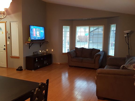 2nd image of 16401 NE 78th Way
