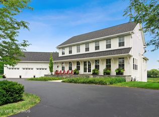 1 Anne Ct, Hawthorn Woods, IL 60047