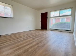 7224 Helen St, Center Line, MI 48015