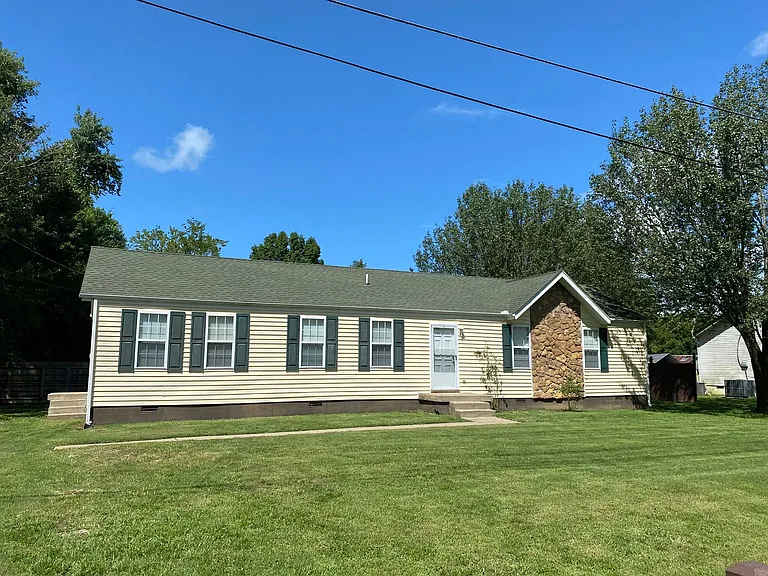 748 Meadowlark Dr — Photo 1