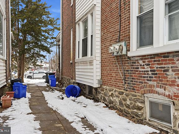 4th image of 481 Gerhard St