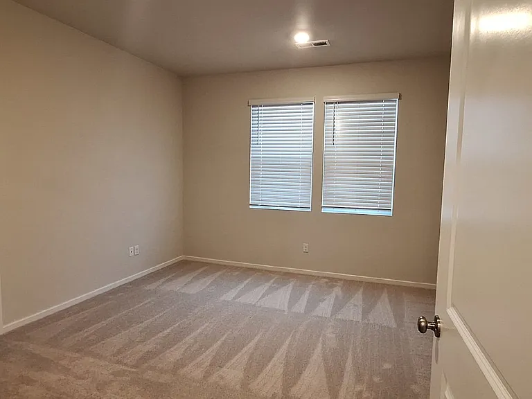 1454 NE Boxcar Dr — Photo 10