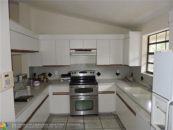 4th image of 2208 Congressional Way #2208