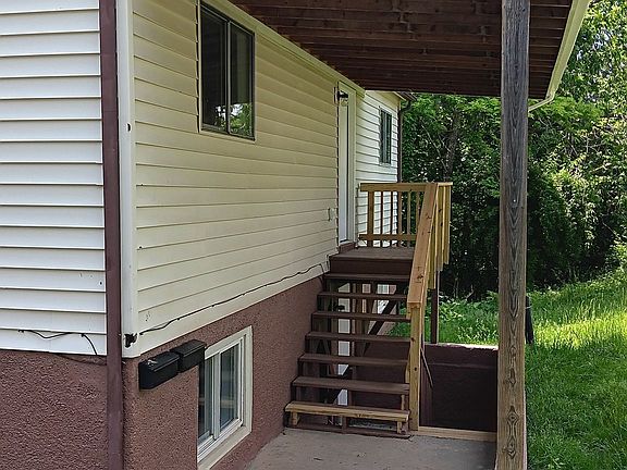 3rd image of 130 East St APT 1