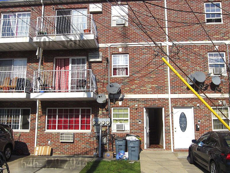 2nd image of 218 St #Re