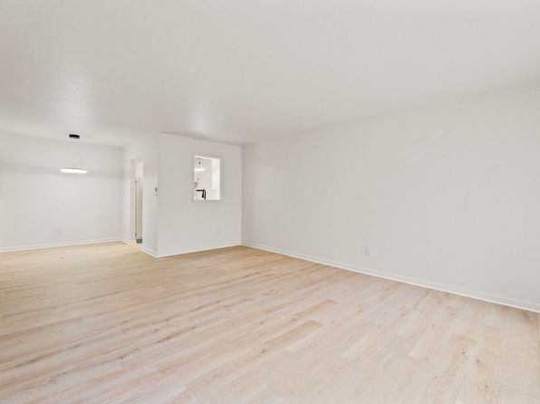 2445 Fairfield Ave #210