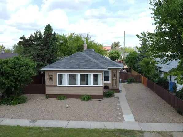 304 S 5th Ave E, Hanna, AB T0J 1P0