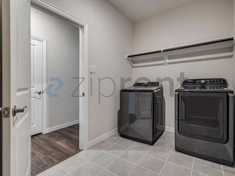 3217 Paruament Dr — Photo 17