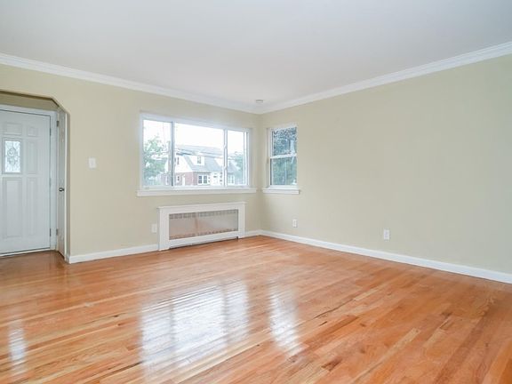 3rd image of 404 Central Blvd