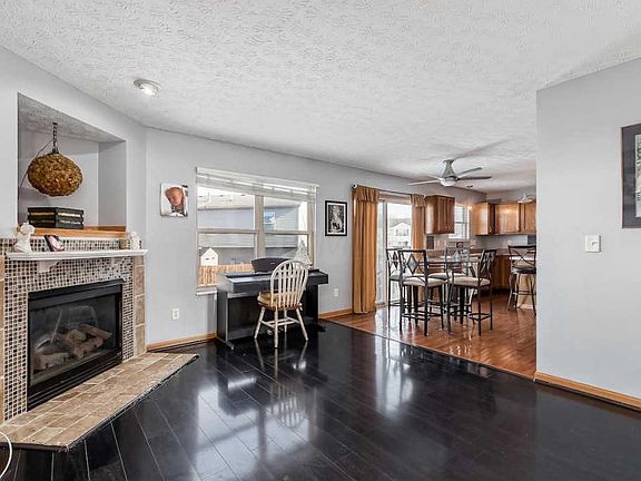 5th image of 3422 Royal Hill Dr