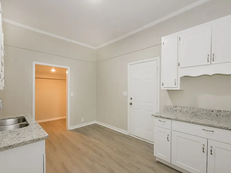 725 Williams St — Photo 11